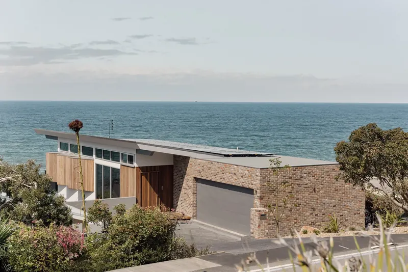 Wombarra Clifftops, a split-level home on the Wombarra cliffs above the Pacific Ocean